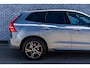 Volvo XC60 2.0 T8 Twin Engine AWD R-Design | Plug-in Hybrid (PHEV) | Bowers Wilkins | Nappaleder | Stoelventilatie | Stoelmassage | Achteruitrijcamera | Kinderzitjes | BLIS | Cruise Control Adaptief | Panoramadak