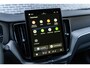 Volvo XC60 2.0 T6 Plug-in hybrid AWD Ultra Black Edition | Facelift | Trekhaak | Harman Kardon Audio | Head-up Display | 360 Graden Camera | Panoramadak | Lichtmetalen Velgen 21 inch | Elektrisch Verstelbare Voorstoelen | Keyless Entry | BLIS