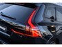 Volvo XC60 2.0 T6 Plug-in hybrid AWD Ultra Black Edition | Facelift | Trekhaak | Harman Kardon Audio | Head-up Display | 360 Graden Camera | Panoramadak | Lichtmetalen Velgen 21 inch | Elektrisch Verstelbare Voorstoelen | Keyless Entry | BLIS