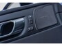 Volvo XC60 2.0 T6 Plug-in hybrid AWD Ultra Black Edition | Facelift | Trekhaak | Harman Kardon Audio | Head-up Display | 360 Graden Camera | Panoramadak | Lichtmetalen Velgen 21 inch | Elektrisch Verstelbare Voorstoelen | Keyless Entry | BLIS