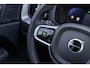 Volvo XC60 2.0 T6 Plug-in hybrid AWD Ultra Black Edition | Facelift | Trekhaak | Harman Kardon Audio | Head-up Display | 360 Graden Camera | Panoramadak | Lichtmetalen Velgen 21 inch | Elektrisch Verstelbare Voorstoelen | Keyless Entry | BLIS