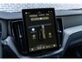 Volvo XC60 2.0 T6 Plug-in hybrid AWD Ultra Black Edition | Facelift | Trekhaak | Harman Kardon Audio | Head-up Display | 360 Graden Camera | Panoramadak | Lichtmetalen Velgen 21 inch | Elektrisch Verstelbare Voorstoelen | Keyless Entry | BLIS