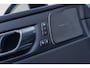 Volvo XC60 2.0 T6 Plug-in hybrid AWD Ultra Black Edition | Facelift | Trekhaak | Harman Kardon Audio | Head-up Display | 360 Graden Camera | Panoramadak | Lichtmetalen Velgen 21 inch | Elektrisch Verstelbare Voorstoelen | Keyless Entry | BLIS