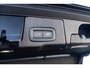 Volvo XC60 2.0 T6 Plug-in hybrid AWD Ultra Black Edition | Facelift | Trekhaak | Harman Kardon Audio | Head-up Display | 360 Graden Camera | Panoramadak | Lichtmetalen Velgen 21 inch | Elektrisch Verstelbare Voorstoelen | Keyless Entry | BLIS