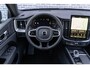 Volvo XC60 2.0 T6 Plug-in hybrid AWD Ultra Black Edition | Facelift | Trekhaak | Harman Kardon Audio | Head-up Display | 360 Graden Camera | Panoramadak | Lichtmetalen Velgen 21 inch | Elektrisch Verstelbare Voorstoelen | Keyless Entry | BLIS