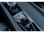 Volvo XC60 2.0 T6 Plug-in hybrid AWD Ultra Black Edition | Facelift | Trekhaak | Harman Kardon Audio | Head-up Display | 360 Graden Camera | Panoramadak | Lichtmetalen Velgen 21 inch | Elektrisch Verstelbare Voorstoelen | Keyless Entry | BLIS
