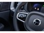 Volvo XC60 2.0 T6 Plug-in hybrid AWD Ultra Black Edition | Facelift | Trekhaak | Harman Kardon Audio | Head-up Display | 360 Graden Camera | Panoramadak | Lichtmetalen Velgen 21 inch | Elektrisch Verstelbare Voorstoelen | Keyless Entry | BLIS