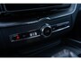 Volvo XC60 2.0 T6 Plug-in hybrid AWD Ultra Black Edition | Facelift | Trekhaak | Harman Kardon Audio | Head-up Display | 360 Graden Camera | Panoramadak | Lichtmetalen Velgen 21 inch | Elektrisch Verstelbare Voorstoelen | Keyless Entry | BLIS