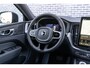 Volvo XC60 2.0 T6 Plug-in hybrid AWD Ultra Black Edition | Facelift | Trekhaak | Harman Kardon Audio | Head-up Display | 360 Graden Camera | Panoramadak | Lichtmetalen Velgen 21 inch | Elektrisch Verstelbare Voorstoelen | Keyless Entry | BLIS