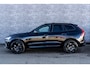 Volvo XC60 2.0 T6 Plug-in hybrid AWD Ultra Black Edition | Facelift | Trekhaak | Harman Kardon Audio | Head-up Display | 360 Graden Camera | Panoramadak | Lichtmetalen Velgen 21 inch | Elektrisch Verstelbare Voorstoelen | Keyless Entry | BLIS