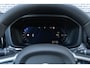 Volvo XC60 2.0 T6 Plug-in hybrid AWD Ultra Black Edition | Facelift | Trekhaak | Harman Kardon Audio | Head-up Display | 360 Graden Camera | Panoramadak | Lichtmetalen Velgen 21 inch | Elektrisch Verstelbare Voorstoelen | Keyless Entry | BLIS