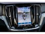 Volvo V60 2.0 T6 Plug-in hybrid AWD Ultimate Dark | Long Range | 360 Graden Camera | Nappaleder | Stoelmassage | Stoelventilatie | Lichtmetalen Velgen 19 inch | Head-up Display | Harman Kardon Audio | Elektrisch Verstelbare Voorstoelen | Panoramadak