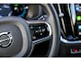 Volvo V60 2.0 T6 Plug-in hybrid AWD Ultimate Dark | Long Range | 360 Graden Camera | Nappaleder | Stoelmassage | Stoelventilatie | Lichtmetalen Velgen 19 inch | Head-up Display | Harman Kardon Audio | Elektrisch Verstelbare Voorstoelen | Panoramadak