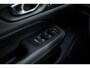 Volvo V60 2.0 T6 Plug-in hybrid AWD Ultimate Dark | Long Range | 360 Graden Camera | Nappaleder | Stoelmassage | Stoelventilatie | Lichtmetalen Velgen 19 inch | Head-up Display | Harman Kardon Audio | Elektrisch Verstelbare Voorstoelen | Panoramadak