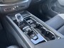 Volvo XC60 2.0 T6 Plug-in hybrid AWD Ultra Black Edition | Trekhaak | Harman Kardon Audio | Head-up Display | 360 Graden Camera | Panoramadak | Lichtmetalen Velgen 21 inch | Elektrisch Verstelbare Voorstoelen | Keyless Entry | BLIS