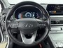 Hyundai Kona Electric EV FASHION 64 kWh | TREKHAAK | DODEHOEK DETECTIE | PDC | 3 FASEN | WARMTEPOMP | CAMERA | CLIMA | CRUISE | NAVI | STOELVERWARMING | STUURVERWARMING | PRIVACY GLASS |