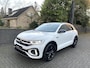 Volkswagen T-Roc 1.5 TSI R-Line Black Style/ Camera/ IQ LED/ CarPlay/ 18''LMV