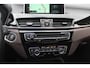 BMW X1 xDrive20i High Executive / Panoramadak / Head-up / Bruin Leder / 19'' / Navigatie / Sportstoelen / Stoelverwarming / Cruise Control