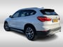 BMW X1 xDrive20i High Executive / Panoramadak / Head-up / Bruin Leder / 19'' / Navigatie / Sportstoelen / Stoelverwarming / Cruise Control