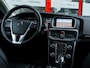 Volvo V40 Cross Country 1.5 T3 Polar+ Luxury | Trekhaak | Harman & Kardon | Panoramadak | Stoelverwarming | Camera | LED Koplampen | Rundlederen Bekleding | Navigatie | Keyless Entry | DAB+ | Privacy Glas | Metallic Lak |