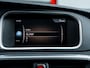 Volvo V40 Cross Country 1.5 T3 Polar+ Luxury | Trekhaak | Harman & Kardon | Panoramadak | Stoelverwarming | Camera | LED Koplampen | Rundlederen Bekleding | Navigatie | Keyless Entry | DAB+ | Privacy Glas | Metallic Lak |