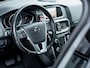 Volvo V40 Cross Country 1.5 T3 Polar+ Luxury | Trekhaak | Harman & Kardon | Panoramadak | Stoelverwarming | Camera | LED Koplampen | Rundlederen Bekleding | Navigatie | Keyless Entry | DAB+ | Privacy Glas | Metallic Lak |