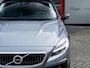 Volvo V40 Cross Country 1.5 T3 Polar+ Luxury | Trekhaak | Harman & Kardon | Panoramadak | Stoelverwarming | Camera | LED Koplampen | Rundlederen Bekleding | Navigatie | Keyless Entry | DAB+ | Privacy Glas | Metallic Lak |