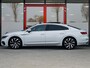Volkswagen Arteon 1.5 TSI Business R | Origineel NL | 3x R-Line | Stoelverwarming | Schuif/ Kantel Panorama Dak | Camera | Adaptieve Cruise Control | Verwarmd Voorruit | LED Koplampen | Virtual Cockpit | 2e Eigenaar | Lederen Bekleding |