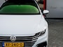 Volkswagen Arteon 1.5 TSI Business R | Origineel NL | 3x R-Line | Stoelverwarming | Schuif/ Kantel Panorama Dak | Camera | Adaptieve Cruise Control | Verwarmd Voorruit | LED Koplampen | Virtual Cockpit | 2e Eigenaar | Lederen Bekleding |