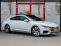 Volkswagen Arteon 1.5 TSI Business R | Origineel NL | 3x R-Line | Stoelverwarming | Schuif/ Kantel Panorama Dak | Camera | Adaptieve Cruise Control | Verwarmd Voorruit | LED Koplampen | Virtual Cockpit | 2e Eigenaar | Lederen Bekleding |