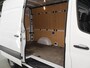 Mercedes-Benz Sprinter 317 CDI L2 H2 Pro | Achteruitrijcamera | Alarm Klasse 3 | Airco | Dodehoekassistent | Cruisecontrol | Geveerde Comfort Bestuurdersstoel | Bijrijdersbank | Certified |