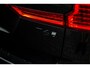 Volvo XC60 2.0 T6 Plug-in hybrid AWD Plus Black Edition | Adaptieve Cruise Control | Panoramadak | Harman Kardon Audio | Stoel-/Stuur-/Voorruitverwarming | Dodehoek Detectie | 360° Parkeercamera |