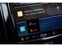 Volvo XC60 2.0 T6 Plug-in hybrid AWD Plus Black Edition | Adaptieve Cruise Control | Panoramadak | Harman Kardon Audio | Stoel-/Stuur-/Voorruitverwarming | Dodehoek Detectie | 360° Parkeercamera |