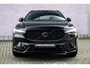 Volvo XC60 2.0 T6 Plug-in hybrid AWD Plus Black Edition | Adaptieve Cruise Control | Panoramadak | Harman Kardon Audio | Stoel-/Stuur-/Voorruitverwarming | Dodehoek Detectie | 360° Parkeercamera |