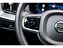 Volvo XC60 2.0 T6 Plug-in hybrid AWD Plus Black Edition | Adaptieve Cruise Control | Panoramadak | Harman Kardon Audio | Stoel-/Stuur-/Voorruitverwarming | Dodehoek Detectie | 360° Parkeercamera |