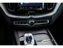 Volvo XC60 2.0 T6 Plug-in hybrid AWD Plus Black Edition | Adaptieve Cruise Control | Panoramadak | Harman Kardon Audio | Stoel-/Stuur-/Voorruitverwarming | Dodehoek Detectie | 360° Parkeercamera |