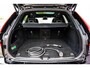 Volvo XC60 2.0 T6 Plug-in hybrid AWD Plus Black Edition | Adaptieve Cruise Control | Panoramadak | Harman Kardon Audio | Stoel-/Stuur-/Voorruitverwarming | Dodehoek Detectie | 360° Parkeercamera |