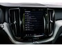 Volvo XC60 2.0 T6 Plug-in hybrid AWD Plus Black Edition | Adaptieve Cruise Control | Panoramadak | Harman Kardon Audio | Stoel-/Stuur-/Voorruitverwarming | Dodehoek Detectie | 360° Parkeercamera |