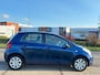 Toyota Yaris 1.3 VVTi Terra 5-Drs Airco Electric pakket Audio/CD Colorpakket ABS EBD Parkeersensoren Dealeronderhoud Nieuwe Apk!