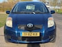 Toyota Yaris 1.3 VVTi Terra 5-Drs Airco Electric pakket Audio/CD Colorpakket ABS EBD Parkeersensoren Dealeronderhoud Nieuwe Apk!