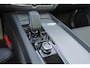 Volvo XC60 T6 Recharge AWD Ultra Dark - Panorama/schuifdak - IntelliSafe Assist & Surround - 360º Camera - Harman/Kardon audio - Adaptieve LED koplampen - Verwarmde voorstoelen, stuur & achterbank - Parkeersensoren voor & achter - Elektr. bedienb. voorstoelen met geheugen - Head up display - Draadloze tel. lader - Elektr. inklapbare trekhaak - 20' LMV