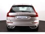 Volvo XC60 T6 Recharge AWD Ultra Dark - Panorama/schuifdak - IntelliSafe Assist & Surround - 360º Camera - Harman/Kardon audio - Adaptieve LED koplampen - Verwarmde voorstoelen, stuur & achterbank - Parkeersensoren voor & achter - Elektr. bedienb. voorstoelen met geheugen - Head up display - Draadloze tel. lader - Elektr. inklapbare trekhaak - 20' LMV