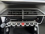 Peugeot 2008 1.2 Hybrid 145 Allure | Camera V+A | Adaptieve Cruise Control | Stoelverwarming | Apple Carplay/Android Auto draadloos | Lichtmetalen velgen