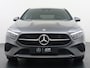 Mercedes-Benz A-klasse 180 Star Edition Luxury Line | Cruise Control | Achteruitrijcamera | DAB+ Radio | Voorstoelen Verwarmd | Sfeerverlichting | 17" Lichtmetalen Velgen