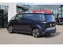 Volkswagen ID. Buzz Cargo Bulli edition 79 kWh 4MOTION 340PK / 250kW, LED Matrix (IQ.Lights), 360° rondomzicht camera, verwarmbare voorstoelen + stuurwiel, dodehoekdetectie (Side Assist), Apple Carplay & Android Auto, schuifdeur links + rechts met sluithulp, bijrijdersstoel ipv bank, wegklapbare trekhaak, dynamische grootlichtassistent, achteruitrijcamera, adaptieve cruise control (acc), Travel Assist, draadloos telefoon laden, 20'' LMV 'Solna'