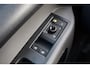 Volkswagen ID. Buzz Cargo Bulli edition 79 kWh 4MOTION 340PK / 250kW, LED Matrix (IQ.Lights), 360° rondomzicht camera, verwarmbare voorstoelen + stuurwiel, dodehoekdetectie (Side Assist), Apple Carplay & Android Auto, schuifdeur links + rechts met sluithulp, bijrijdersstoel ipv bank, wegklapbare trekhaak, dynamische grootlichtassistent, achteruitrijcamera, adaptieve cruise control (acc), Travel Assist, draadloos telefoon laden, 20'' LMV 'Solna'