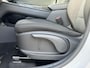 Hyundai Kona Electric EV Comfort Smart 64 kWh / Accu SOH 100% / Fabrieksgarantie tot 2-2027 / 8 Jaar Batterij Garantie / Warmtepomp / Dealer Onderhouden / Adaptieve Cruise / Stuur- en stoelverwarming / Navigatie / Camera / Apple Carplay & Android Auto / CCS Laden /