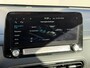 Hyundai Kona Electric EV Comfort Smart 64 kWh / Accu SOH 100% / Fabrieksgarantie tot 2-2027 / 8 Jaar Batterij Garantie / Warmtepomp / Dealer Onderhouden / Adaptieve Cruise / Stuur- en stoelverwarming / Navigatie / Camera / Apple Carplay & Android Auto / CCS Laden /