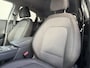 Hyundai Kona Electric EV Comfort Smart 64 kWh / Accu SOH 100% / Fabrieksgarantie tot 2-2027 / 8 Jaar Batterij Garantie / Warmtepomp / Dealer Onderhouden / Adaptieve Cruise / Stuur- en stoelverwarming / Navigatie / Camera / Apple Carplay & Android Auto / CCS Laden /