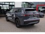 Volkswagen Tayron 1.5 eHybrid R-Line Edition 272PK / 200kW, LED Matrix (IQ. Light), panoramadak, 360° rondomzichtcamera (area view), head-up display, verwarm- en ventileerbare voorstoelen met massagefunctie, verwarmbare achterbank, lederen bekleding, dodehoekdetectie (Side Assist), Apple Carplay & Android Auto, verwarmbare voorruit, adaptieve cruise control (acc) met Travel Assist, 20'' LMV 'York', DAB+, verwarmbare voorruit, elektrisch verstel-, verwarm- en inklapbare buitenspiegels, keyless start & entry etc.